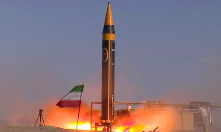 Iran Serang Situs Militer Penting Israel dengan Rudal Canggih, Berhulu Ledak 1 Ton